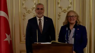 Çalışma ve Sosyal Güvenlik Bakanı Vedat Işıkhan, Hollanda'daki temasları kapsamında
