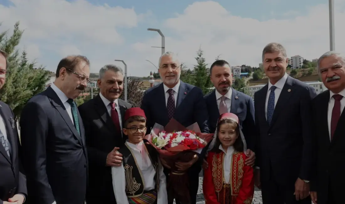 Bakan Vedat Işıkhan, Yozgat'taki temaslarında İŞKUR aracılığıyla 80 bini aşkın