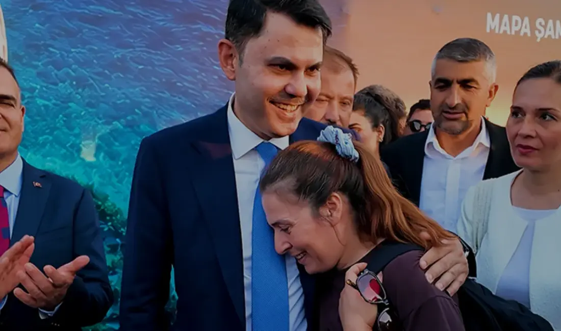 Bakan Murat Kurum, Muğla'da karşılaştığı bir depremzedenin teşekkür mesajını duygusal