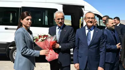 Ulaştırma ve Altyapı Bakanı Abdulkadir Uraloğlu, bir dizi temas ve