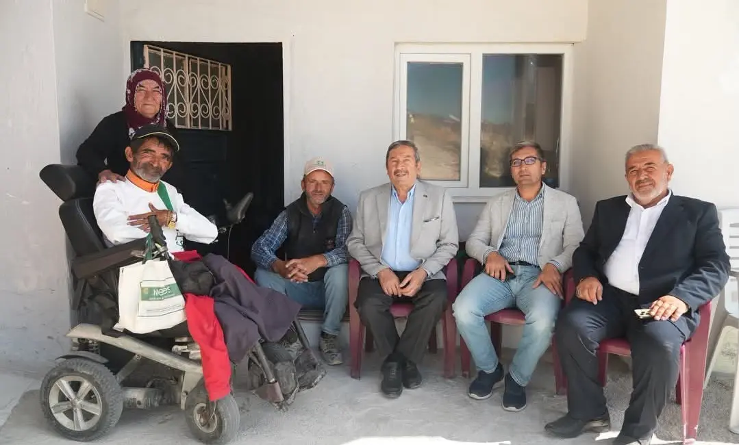 Darende Belediye Başkanı Alican Bozkurt, Atmalı Mahallesi’nde sanatsever Hasan Avcı’yı