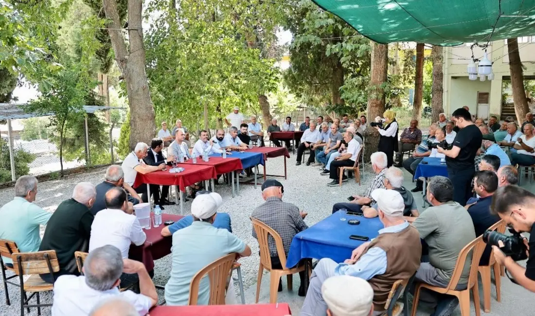 Denizli Büyükşehir Belediyesi tarafından Çivril’de gerçekleştirilen mazot kart dağıtım töreninde