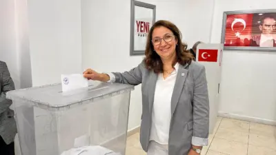 Kula’da Yeni Parti’nin kongresi öncesinde gerçekleştirilen parti içi ön seçimde