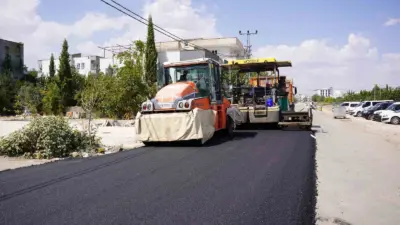 Adıyaman’ın Kahta ilçe Belediyesi, ilçenin dört bir yanında sürdürdüğü yol