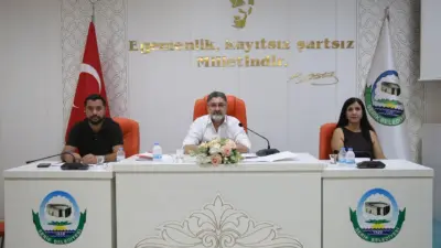 Antalya’nın Serik ilçesinde, evrakta sahtecilik iddiasıyla 2 belediye personelinin tutuklanmasının