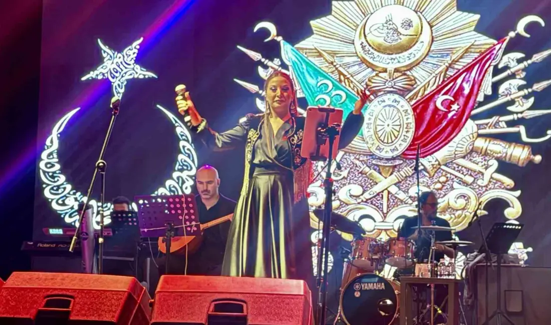 Türk halk müziğinin güçlü sesi Elif Avcı, Bodrum’da sahne aldığı
