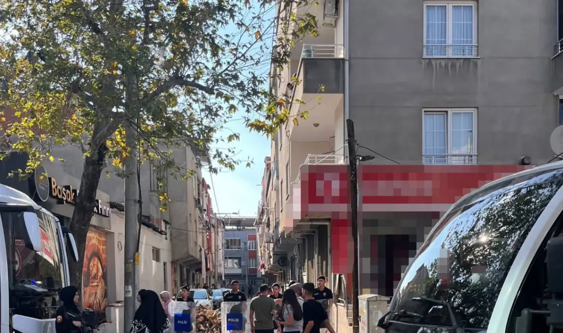 Bursa’nın Gürsu ilçesinde çay ocağı önünde husumetli olduğu kişiyi silahla