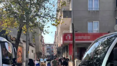 Bursa’nın Gürsu ilçesinde çay ocağı önünde husumetli olduğu kişiyi silahla
