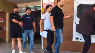 Bursa’nın İnegöl ilçesinde polis ekipleri, dolandırıcılık şüphelilerini düzenlenen operasyonla yakaladı.