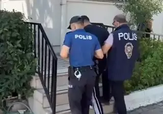 Bursa’nın İznik ilçesinde polis ekiplerince aranan şahıslara yönelik gerçekleştirilen çalışmalarda,