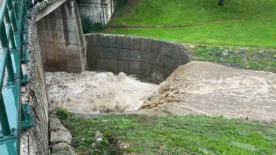 Bursa’da iki gündür etkisini sürdüren sağanak yağış, derelerdeki su seviyelerinin