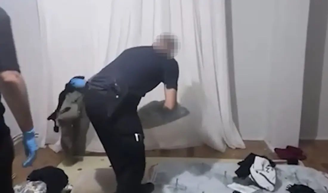 Bursa’da polis ekipleri tarafından düzenlenen operasyonda 1 kilo 210 gram