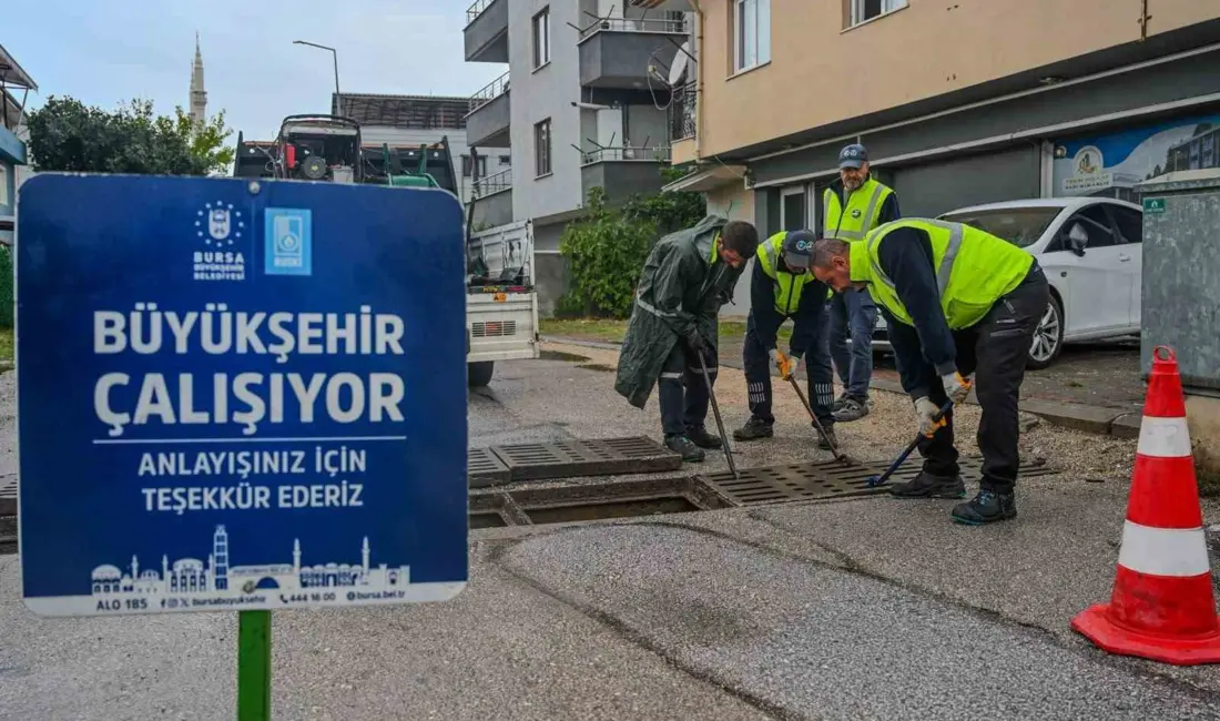 Bursa Büyükşehir Belediyesi, şehir genelinde etkili olan yoğun yağış ve