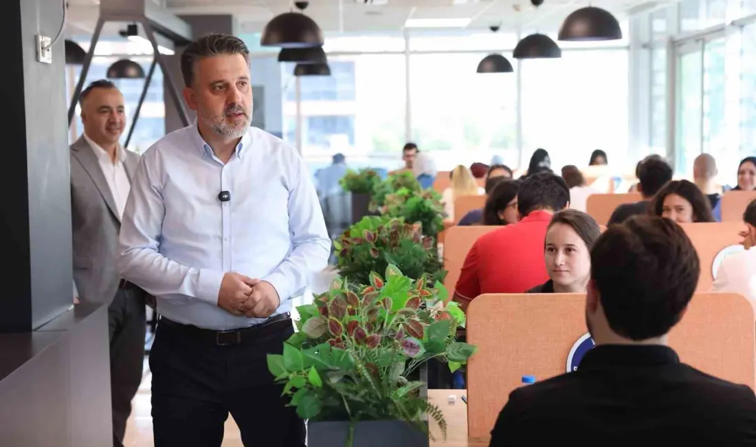 Bursa Büyükşehir Belediyesi’nin, bünyesindeki gençlik merkezlerinde düzenlediği ücretsiz ‘KPSS Ön