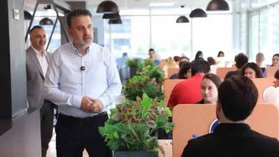 Bursa Büyükşehir Belediyesi’nin, bünyesindeki gençlik merkezlerinde düzenlediği ücretsiz ‘KPSS Ön