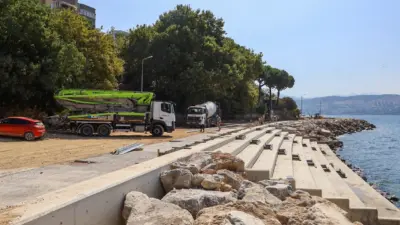 Bursa Büyükşehir Belediyesi, Gemlik ilçesi Manastır Sahil Yolu’nda yürüttüğü bakım,