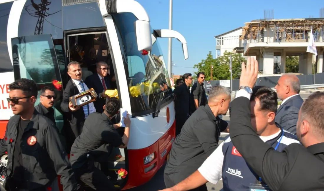 Cumhurbaşkanı Recep Tayyip Erdoğan, Samsun’un Canik ilçesinde vatandaşların yoğun ilgisi