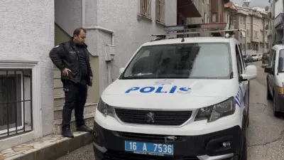 Bursa’da cezaevinden izinli çıkan 3 arkadaşın kaldığı evde bir kişi