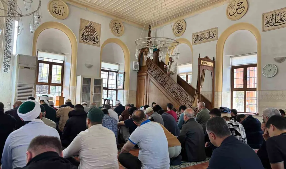 Diyanet İşleri Cuma hutbesinden, sosyal medya kullanımına ilişkin önemli uyarılarda