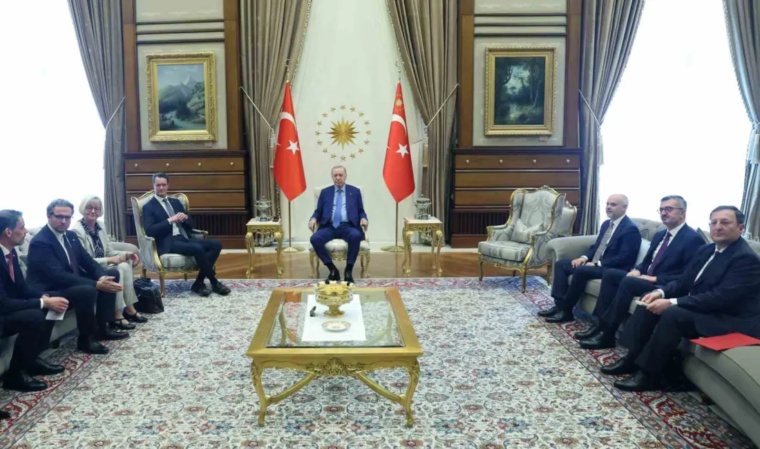 Cumhurbaşkanı Recep Tayyip Erdoğan, Almanya Kuzey Ren-Vestfalya Eyaleti Başbakanı Hendrik