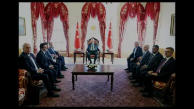 Cumhurbaşkanı Erdoğan, İstanbul'da dört büyük kulübün başkan ve yöneticilerini Dolmabahçe