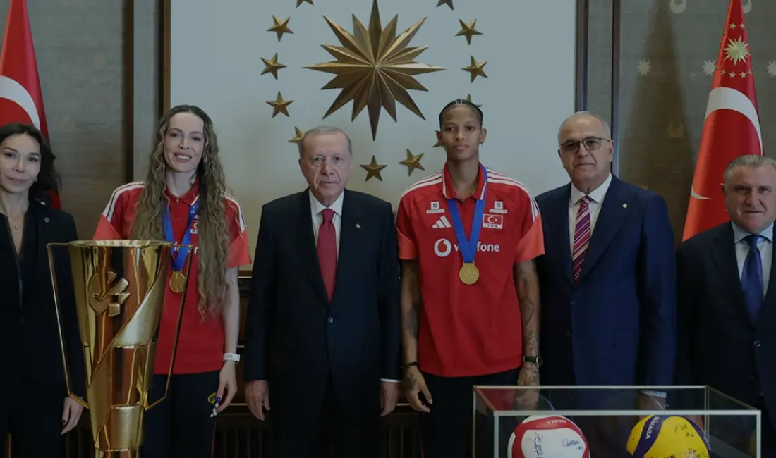 Cumhurbaşkanı Erdoğan, Avrupa şampiyonu olan A Millî Kadın Voleybol Takımı