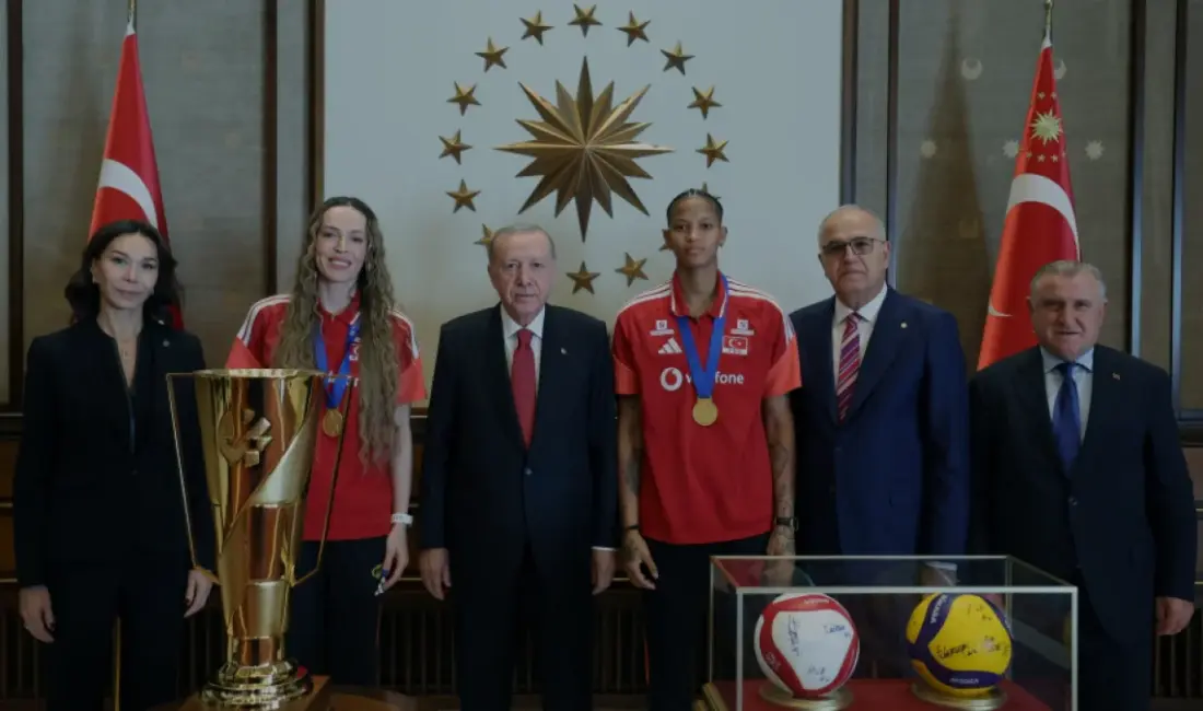 Cumhurbaşkanı Erdoğan, Avrupa şampiyonu olan A Millî Kadın Voleybol Takımı