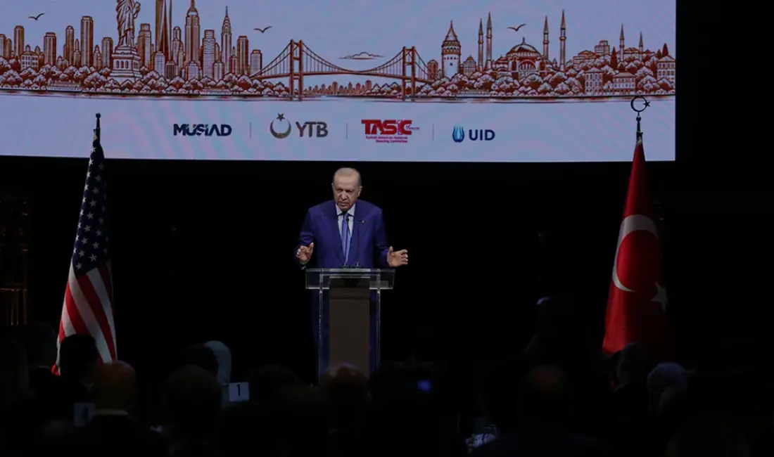 Cumhurbaşkanı Erdoğan, New York'ta yaptığı konuşmada göçmenlerden köklerini inkar etmelerini