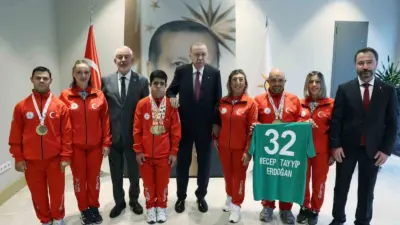 Cumhurbaşkanı Recep Tayyip Erdoğan, Türkiye Özel Sporcular Spor Federasyonu temsilcileri