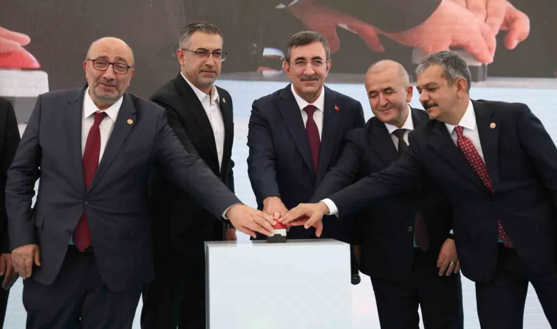Cumhurbaşkanı Yardımcısı Cevdet Yılmaz, “Bugün bizim vatandaşımızın yıllık ortalama poliklinik