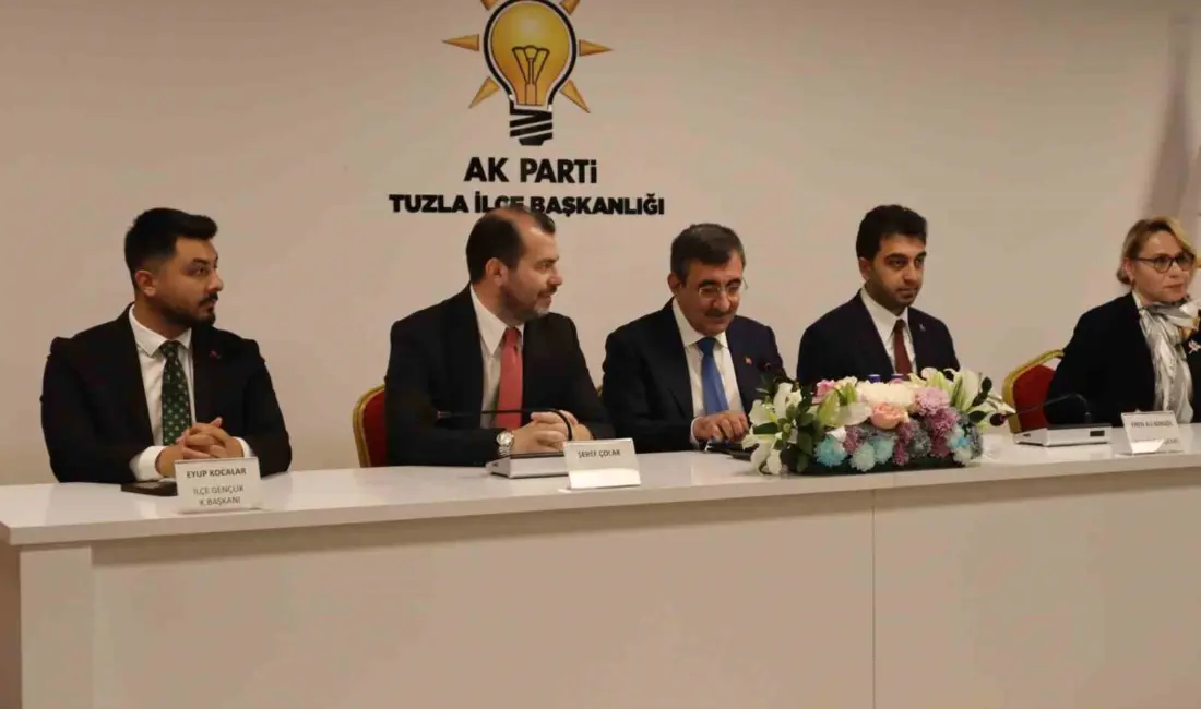 AK Parti Tuzla İlçe Teşkilatı buluşmasına katılan Cumhurbaşkanı Yardımcısı Cevdet