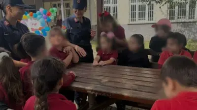 Düzce İl Jandarma Komutanlığı ekipleri, Uğurlu İlk ve Ortaokulu'nu ziyaret