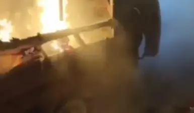 Bursa’da elektrikli kağıt toplama aracı seyir halindeyken bir anda alev