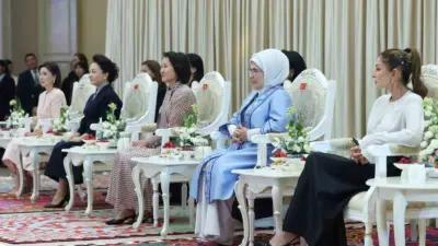 Cumhurbaşkanı Recep Tayyip Erdoğan’a Bişkek ziyaretinde refakat eden Emine Erdoğan,