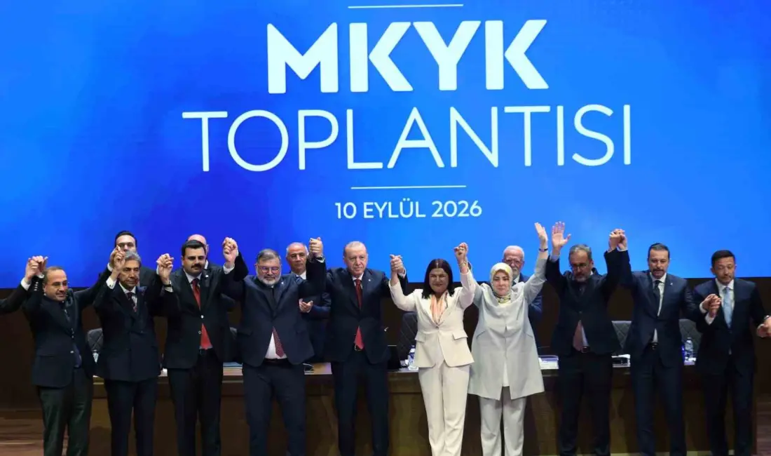 İzmir Foça Belediye Başkanı Saniye Bora Fıçı, AK Parti Genel