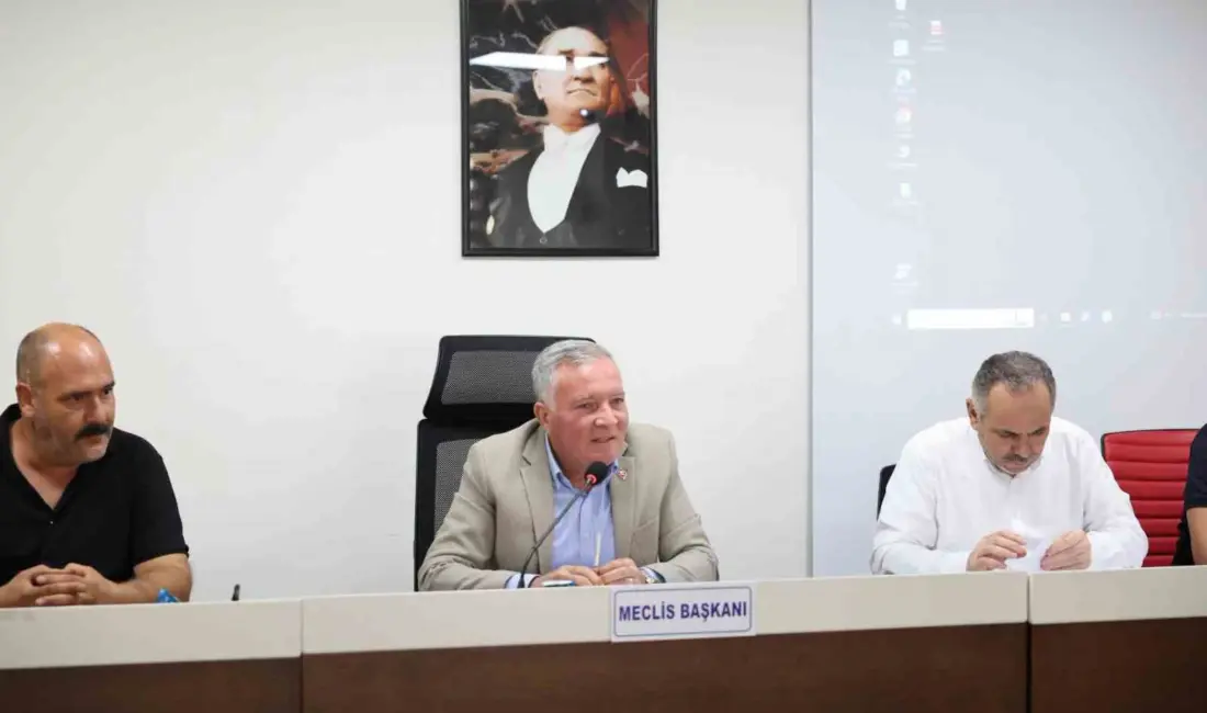 Cumhuriyet Halk Partisi’nden (CHP) istifa ederek Yeni Parti’ye geçen Honaz