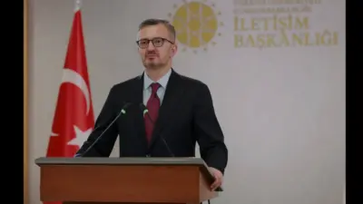 İletişim Başkanı Burhanettin Duran, Turgutlu'da öğrencilerin yaralandığı silahlı saldırı sonrası