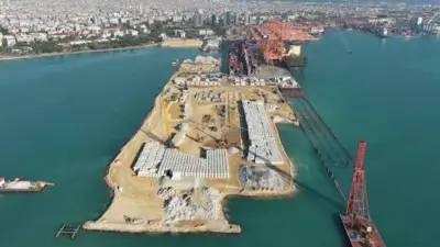 Mersin Limanı’nda kimyasal madde içinde bulunan bir konteynerin delinmesi sonucu