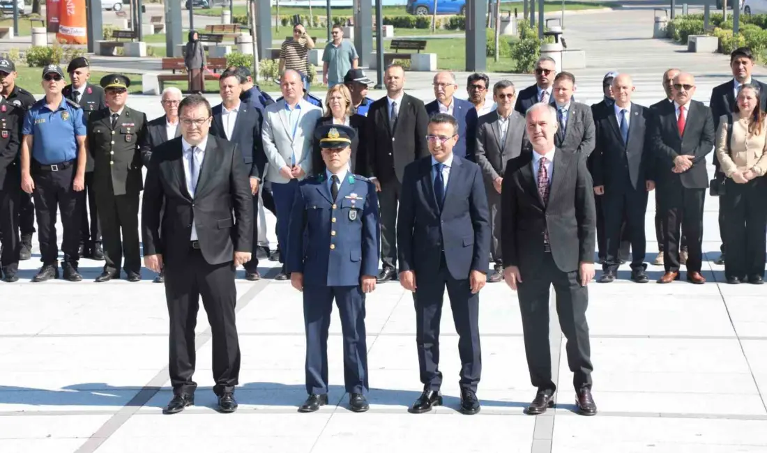 İnegöl’ün düşman işgalinden kurtuluşunun 104. yılı, Atatürk Anıtı’nda düzenlenen çelenk