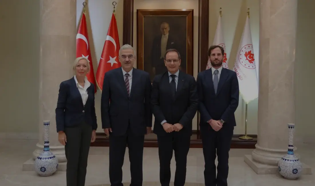 İtalya'nın Ankara Büyükelçisi Manzo, Vali Erol Ayyıldız'ı ziyaret ederek ikili