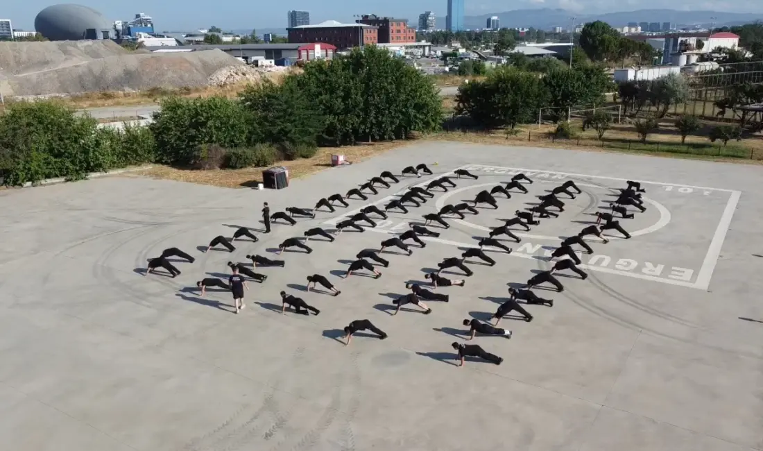 Bursa’da itfaiyeci olabilmek için ter döken 148 kursiyer komandoları aratmıyor.