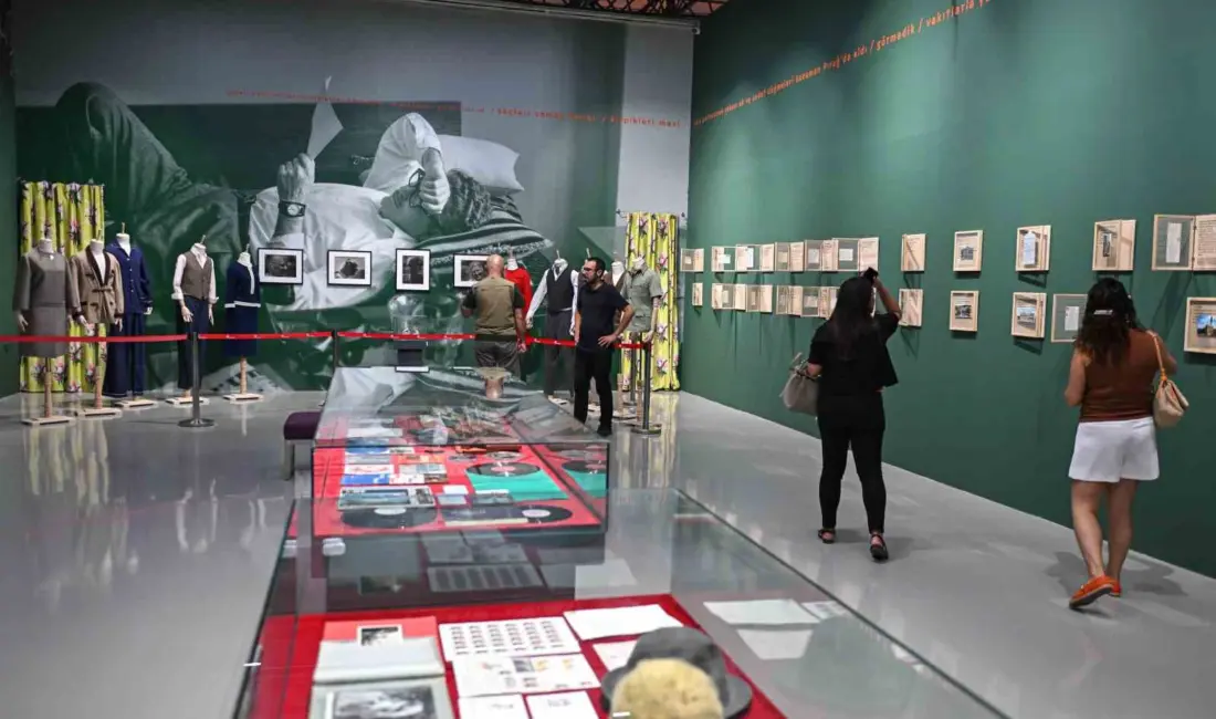 İZKİTAP’ı ziyaret etmek için Kültürpark’a gelen İzmirliler üç önemli sergiyi