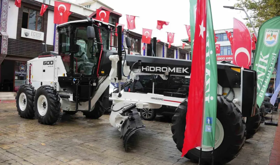 İznik Belediyesi, ilçenin yol ve altyapı çalışmalarında kullanılmak üzere yeni