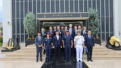 Japonya Parlamentosu milletvekilleri ile Japon savunma sanayisi firmalarının temsilcilerinden oluşan
