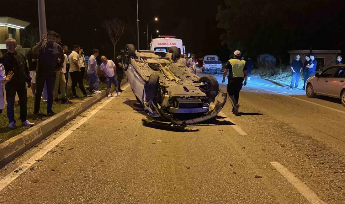 Bursa’nın İnegöl ilçesinde kamyonet ile çarpışan otomobil takla atarak ters