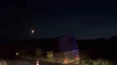 Bursa’da kontrolden çıkan kamyonet yol kenarında bulunan ağaçlara çarptı, kaza