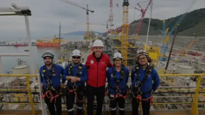 Bakan Bayraktar, Karadeniz'de 8 milyon haneye gaz sağlayacak Osman Gazi