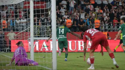 Batman Petrolspor deplasmanında Bursaspor’a 2 golle galibiyeti getiren Kelechi Iheanacho,