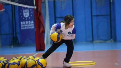 Bursa Büyükşehir Belediyesi tarafından düzenlenen Kış Spor Okulları’nda yeni dönem