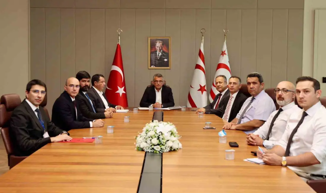 Kuzey Kıbrıs Türk Cumhuriyeti (KKTC) Cumhurbaşkanı Tufan Erhürman, Girne’deki gemi